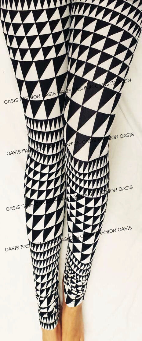 Ladies Black & White Geometric Printed Leggings. Available In Sizes Small To Large (UK 8-14)